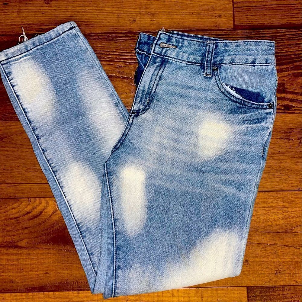 Free People Size 28 l Distressed l Blue Denim l Blue & White …